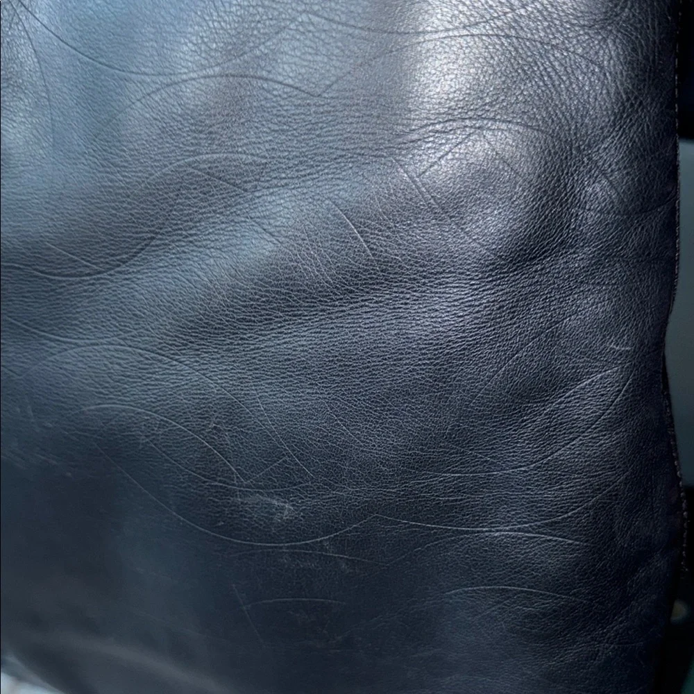 CHANEL Black Lambskin Leather Tote with Luxury Design - Picture 15 of 15